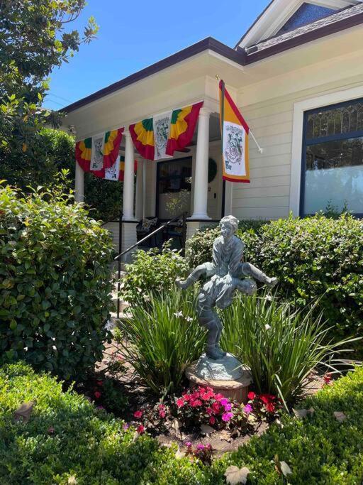 Upscale Downtown Home Walk To Beach Shops Bars 2 Santa Barbara Extérieur photo