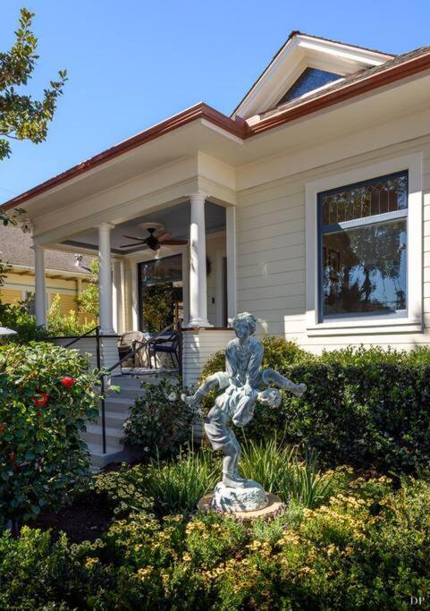 Upscale Downtown Home Walk To Beach Shops Bars 2 Santa Barbara Extérieur photo